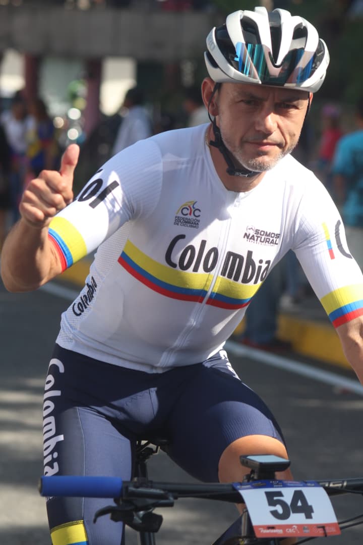 Jhon Jairo Botero  se acreditó la primera etapa